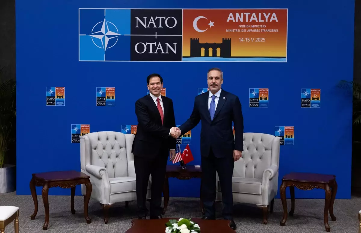 Hakan Fidan, ABD ve Suriye Dışişleri Bakanlarıyla Üçlü Görüşme Gerçekleştirdi
