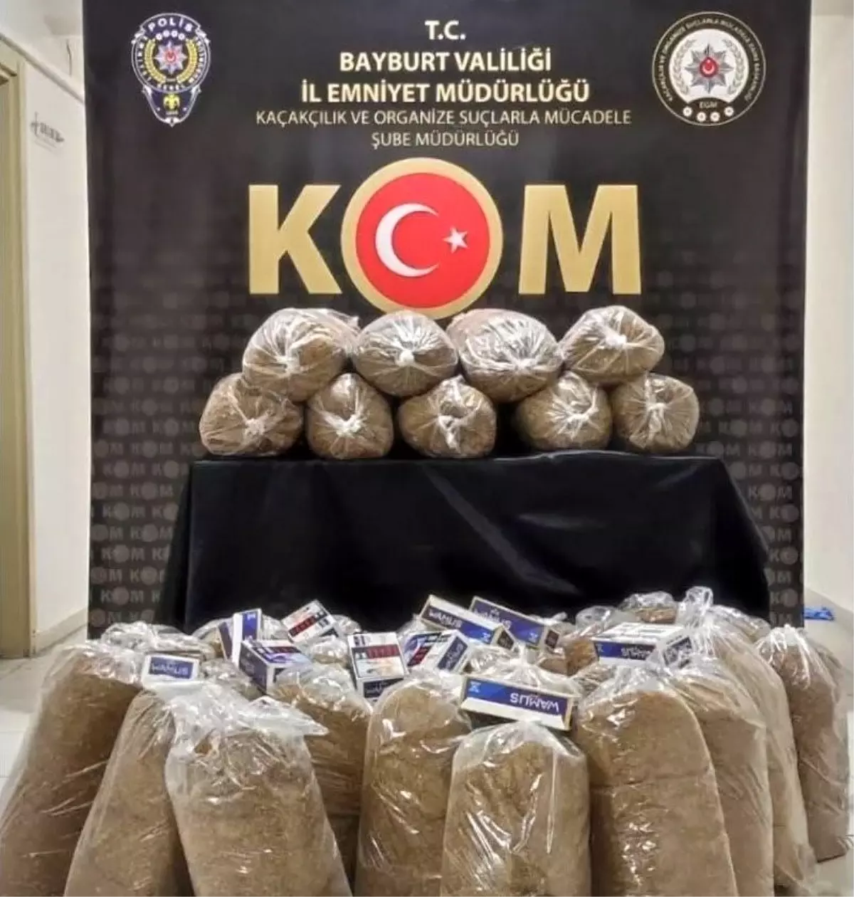 Bayburt'ta Kaçak Tütün Operasyonu: 180 Kilogram Tütün Ele Geçirildi