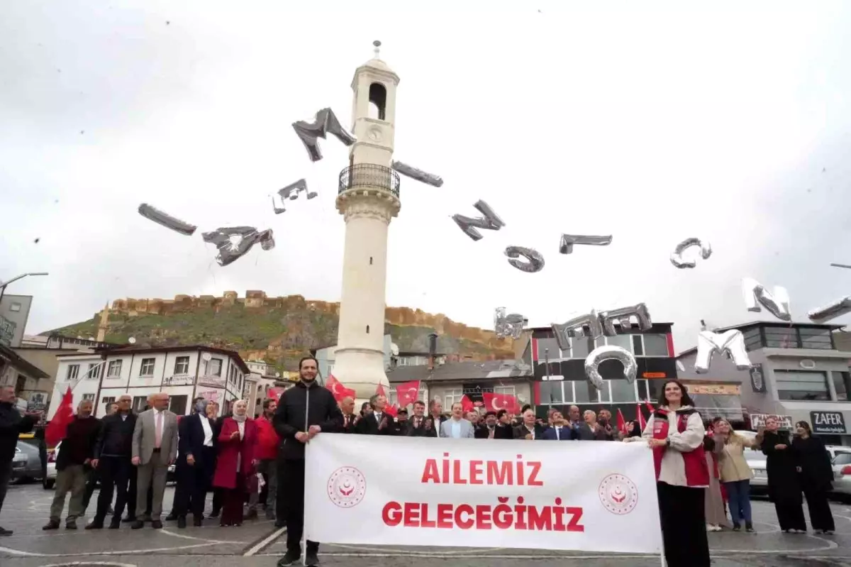Bayburt'ta Aile Yılı Kortej Yürüyüşü Düzenlendi