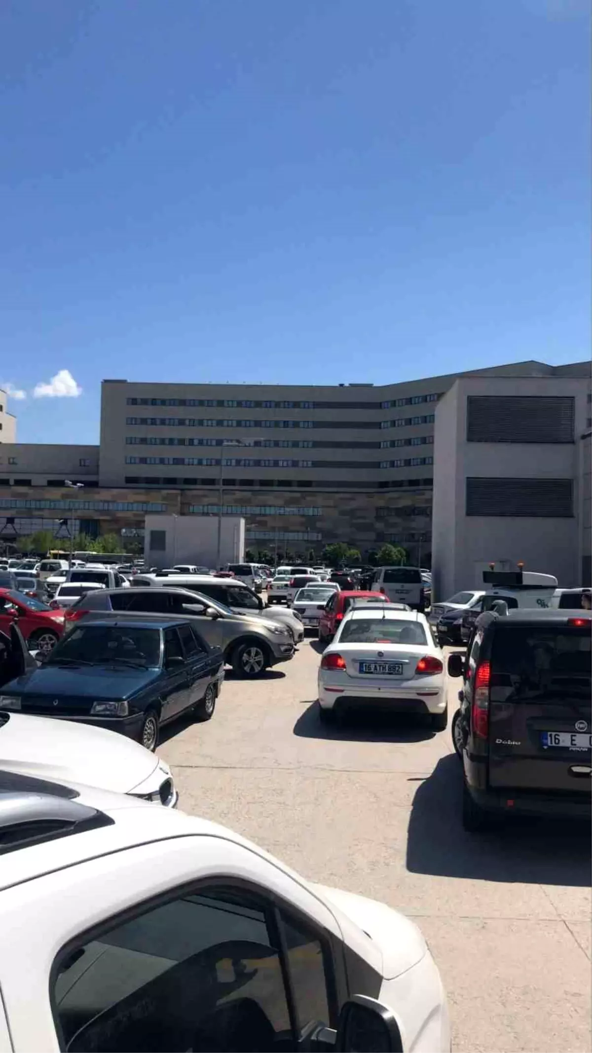 Bursa Şehir Hastanesi Otopark Sorunu Çözülemiyor