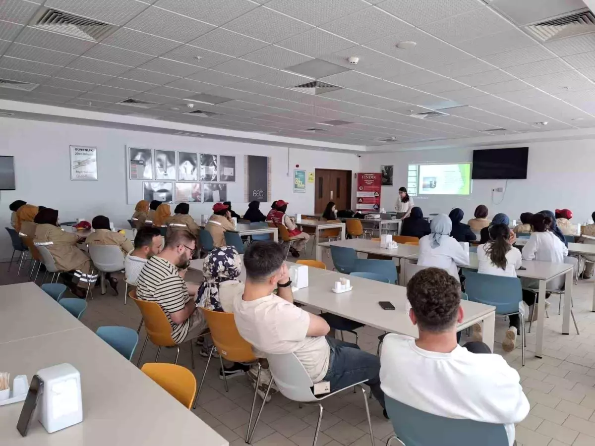Düzce'de Fabrika Çalışanlarına Stres Yönetimi Eğitimi Verildi
