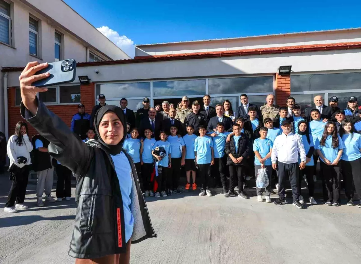 Vali Aydoğdu, Değer Erzincan Spor Kulüplerini Ziyaret Etti