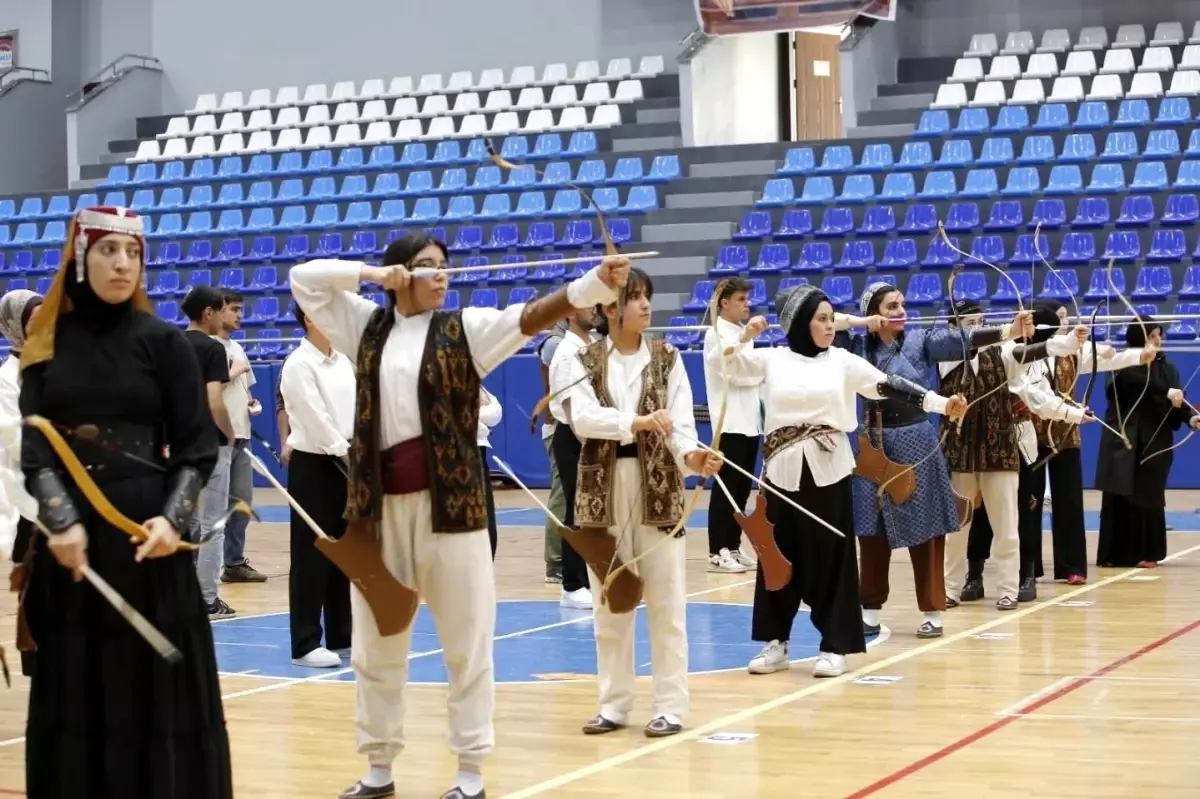 EBYÜ Okçuluk Takımı Bayburt'ta İkincilik Elde Etti