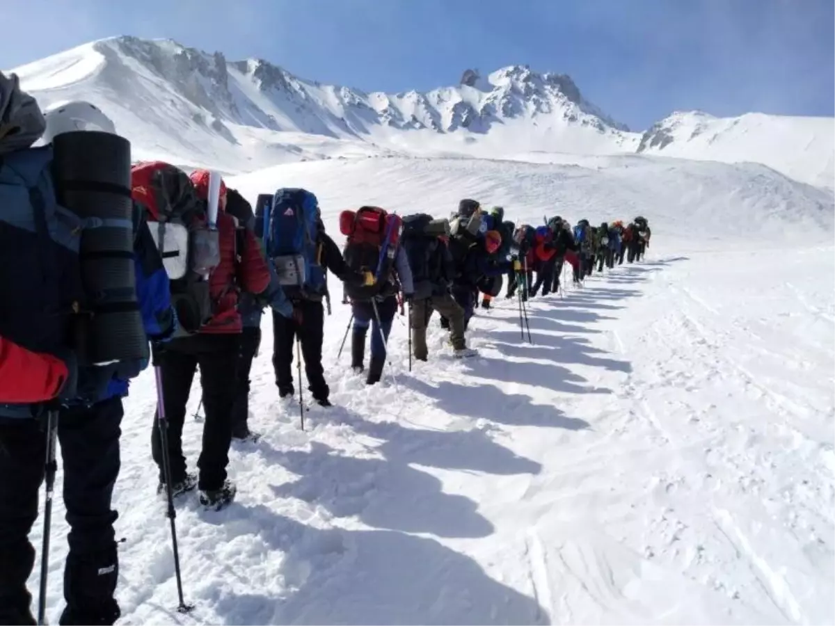 19 Mayıs Erciyes Dağı Gençlik Tırmanışı İçin Hazırlıklar Tamamlandı