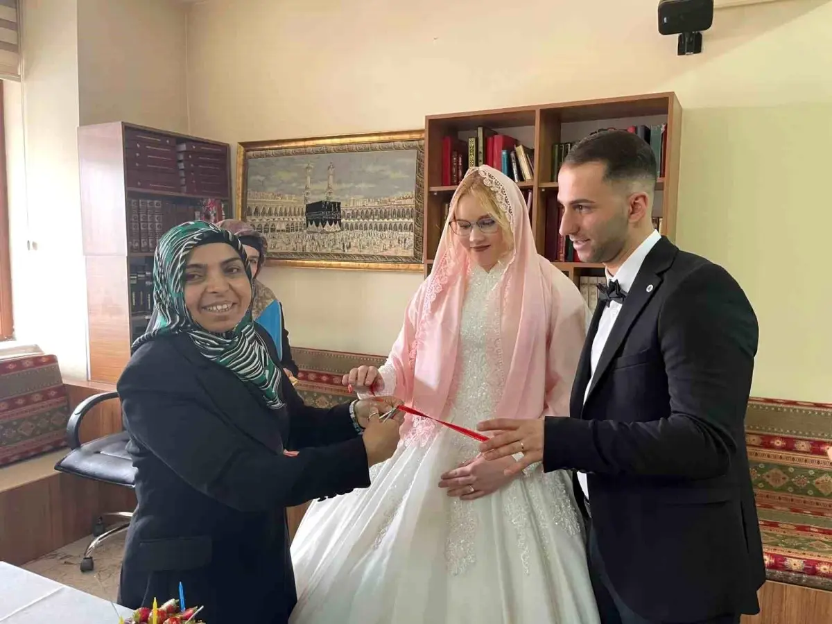 Estonya'dan Erzincan'a: Janelika Müslüman oldu ve nikah kıydırdı