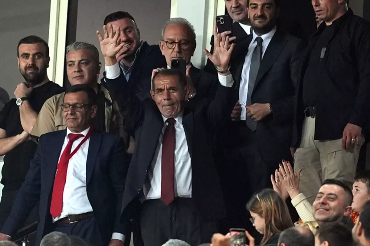 Fenerbahçeli efsane Galatasaray'ın şampiyonluğunu kutladı! Özbek ayakta alkışladı