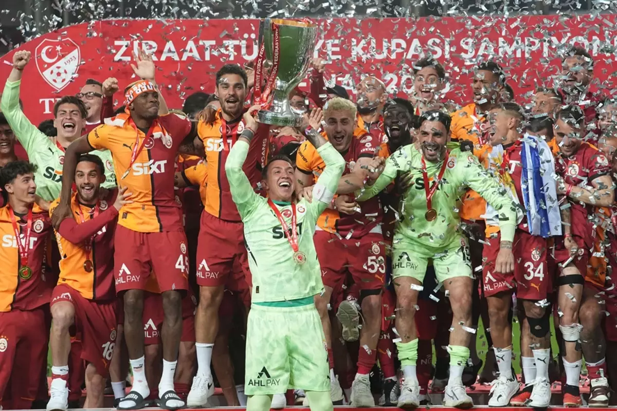 Galatasaray ile Trabzonspor bir maç daha yapacak