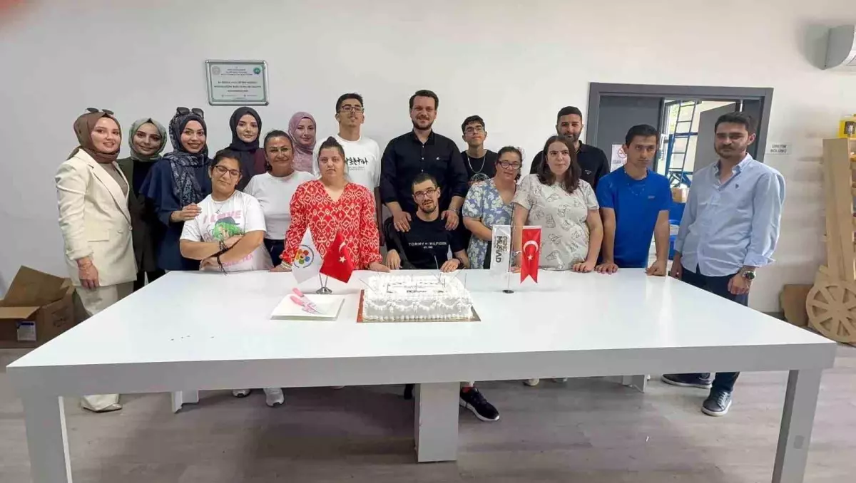 Genç MÜSİAD Antalya'dan Down Sendromlu Bireylere Sabun Yapımı Etkinliği
