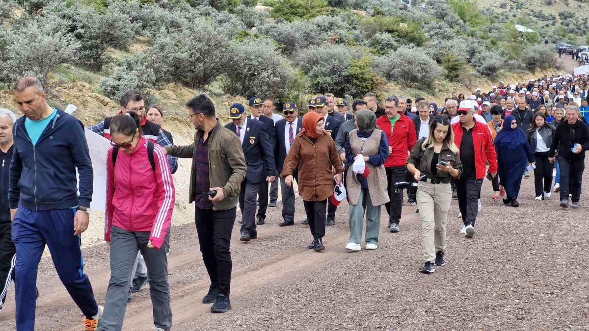 Karaman'da Aile Haftası Kapsamında Farkındalık Yürüyüşü Düzenlendi