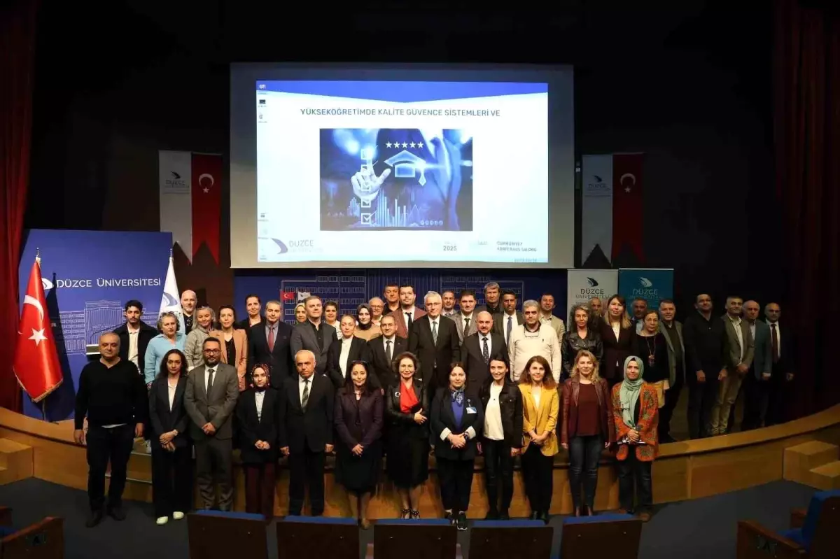 Düzce Üniversitesi'ne Kurumsal Akreditasyon Belgesi Takdim Edildi