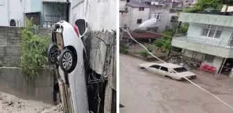 Osmaniye sele teslim! Onlarca araç sular altında kaldı