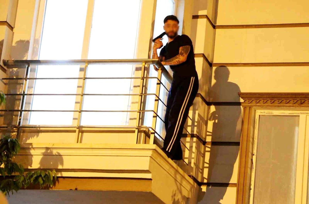 Aksaray'da Bunalıma Giren Genç Oyuncak Tabancayla Polisle Karşı Karşıya Geldi