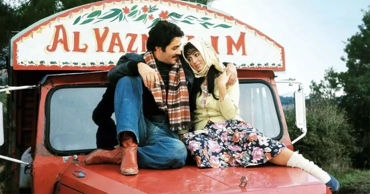 Selvi Boylum Al Yazmalım senaristi kimdir?