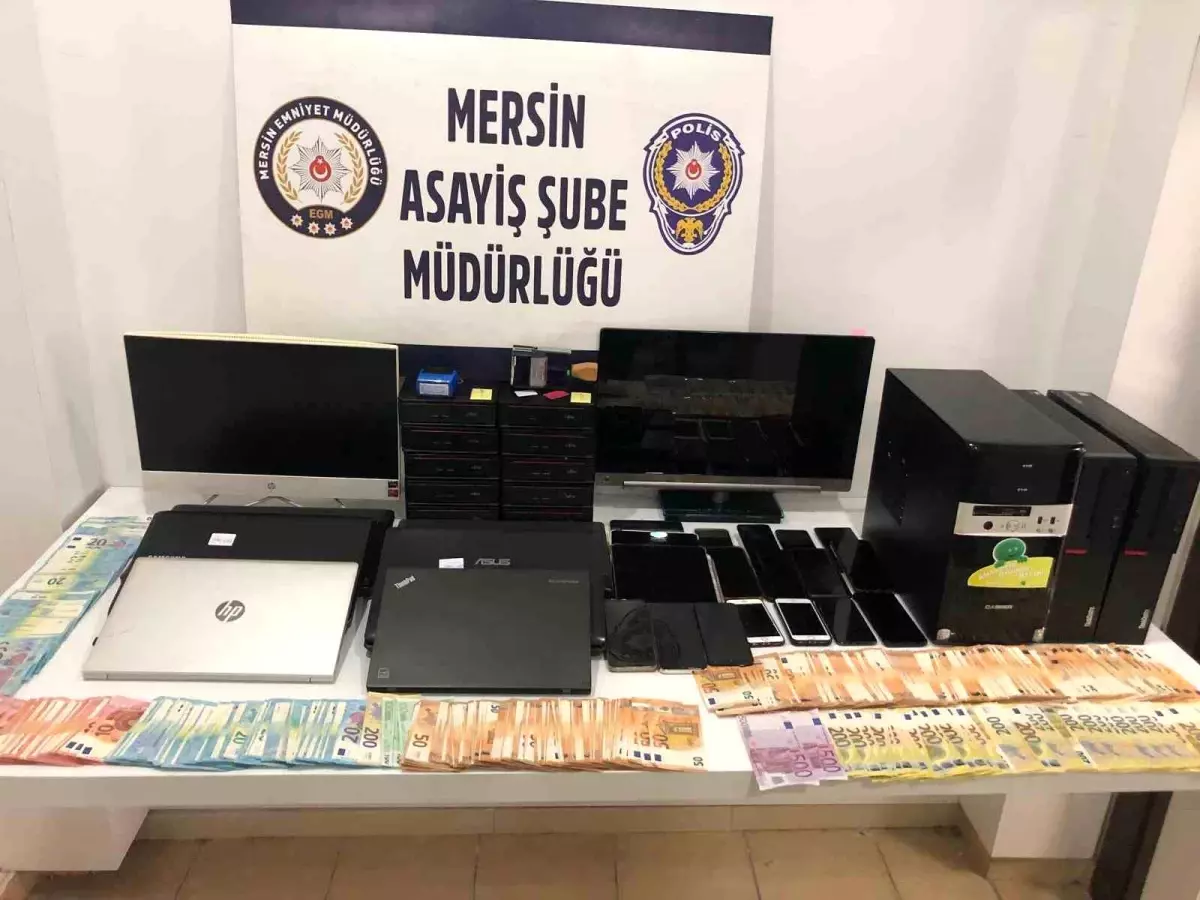 Mersin'de Almanya'daki Yaşlıları Dolandıran 10 Kişilik Şebeke Çökertildi