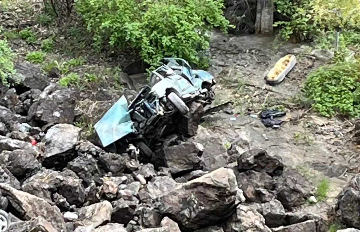 Erzurum'da Otomobil Uçuruma Yuvarlandı: Sürücü Ağır Yaralı