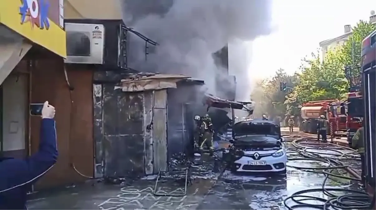 Ümraniye'de heidyelik eşya dükkanında yangın - 1