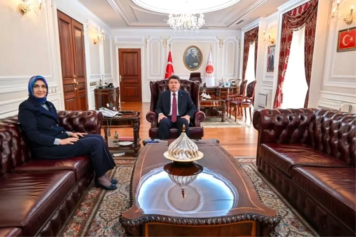 Afyonkarahisar Valisi, Adalet Bakanı'nı Ziyaret Etti