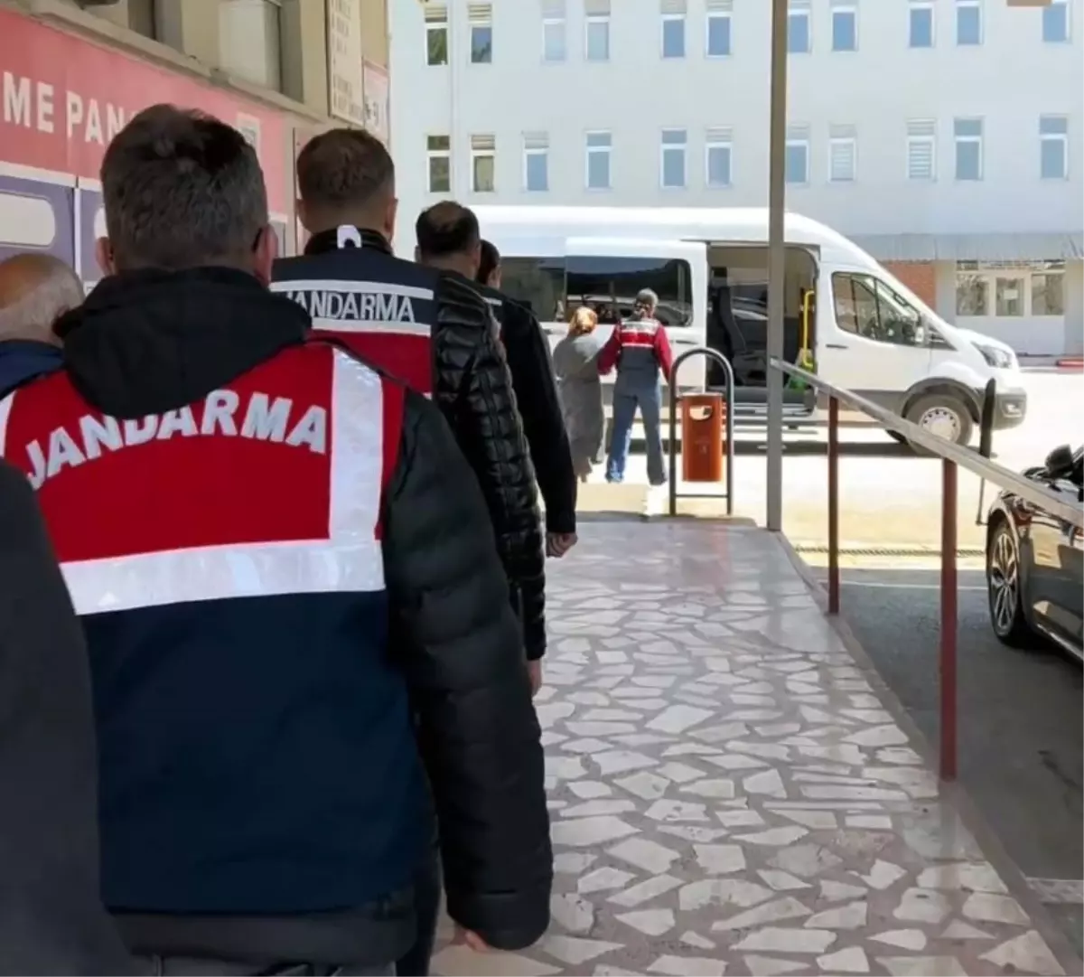 27 İlde FETÖ Operasyonunda 101 Şüpheli Yakalandı