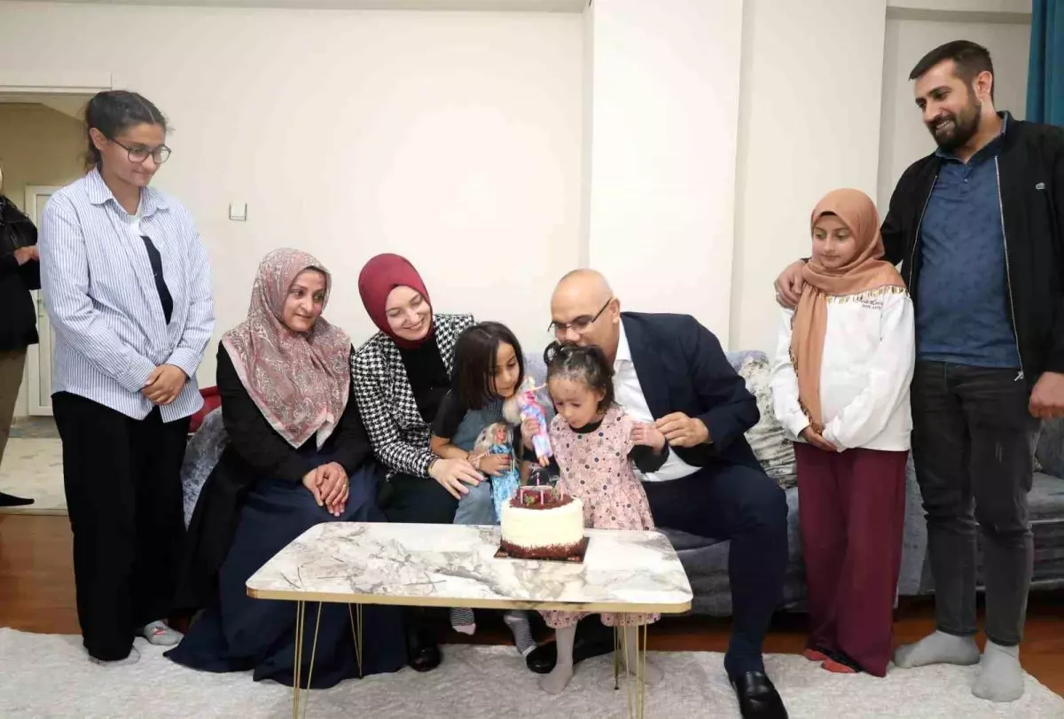 Ağrı Valisi Koç, Engelliler Haftası'nda Ebrar'ı Ziyaret Etti
