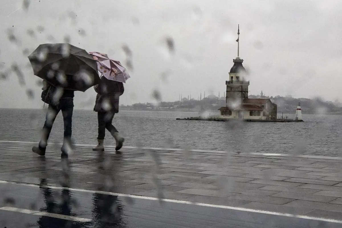 AKOM'dan İstanbul için gök gürültülü sağanak uyarısı