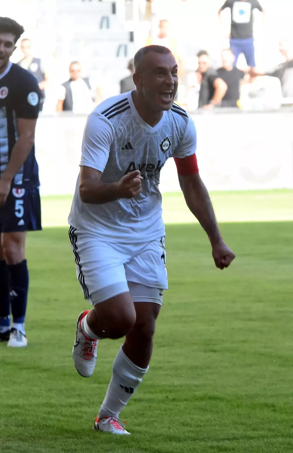 Altay'da Kongre ve Futbolcu Gelecekleri Belirsiz