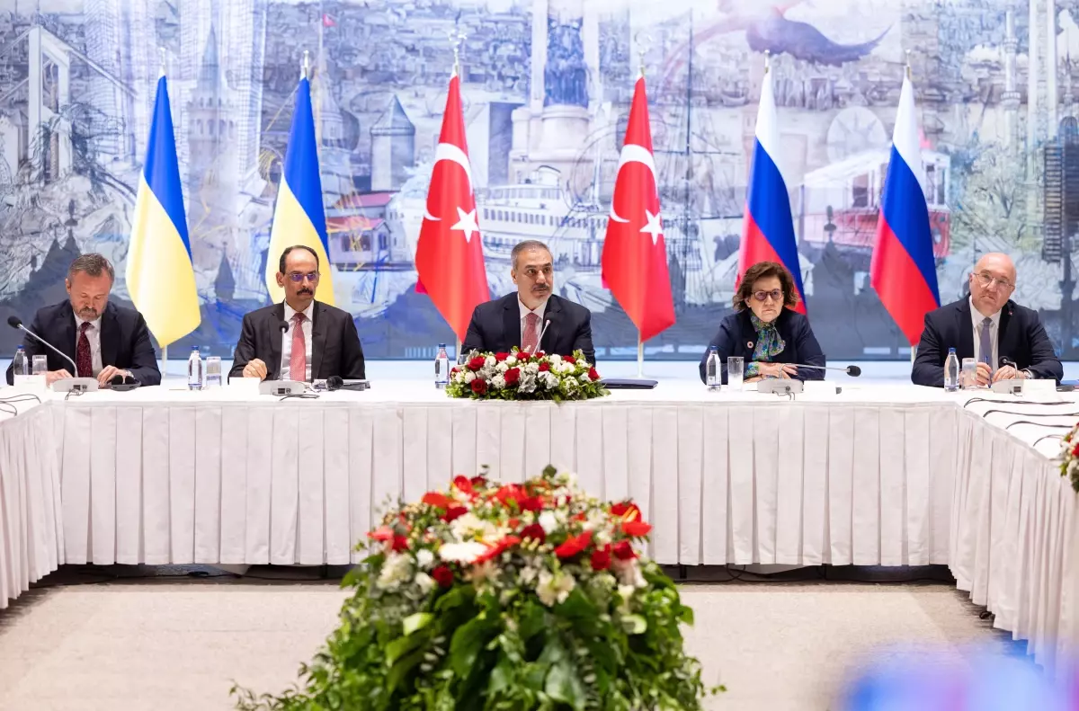 Türkiye-Rusya-Ukrayna Üçlü Toplantısı: Barış İyimserliği ve Ateşkes Çağrısı