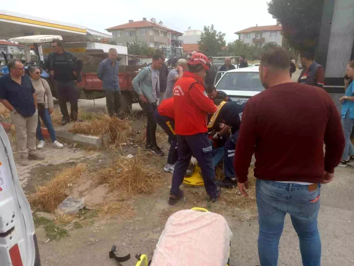 Balıkesir'de Trafik Kazası: 2 Yaralı