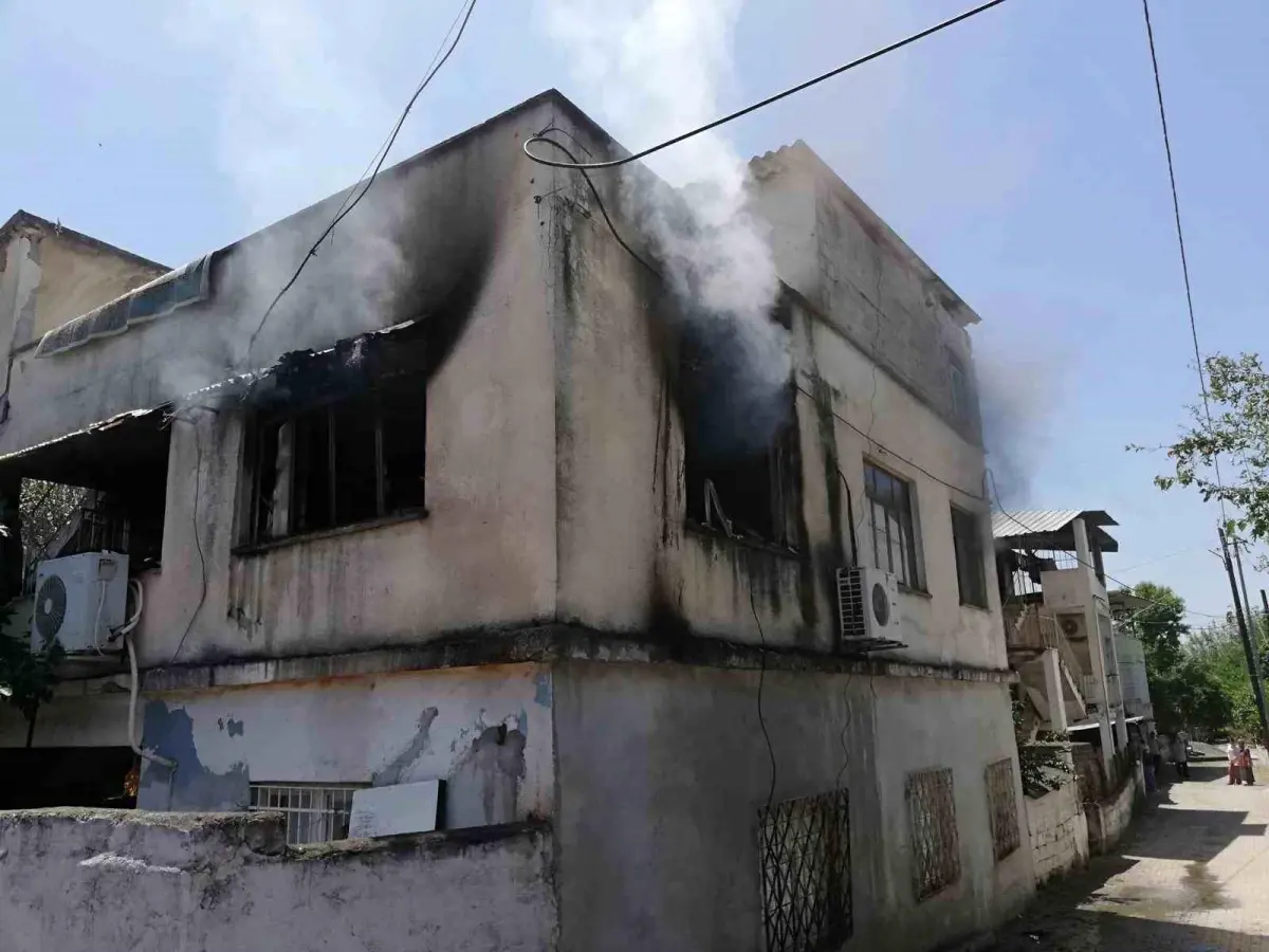 Hatay'da Müstakil Evde Yangın: Zarar Gördü