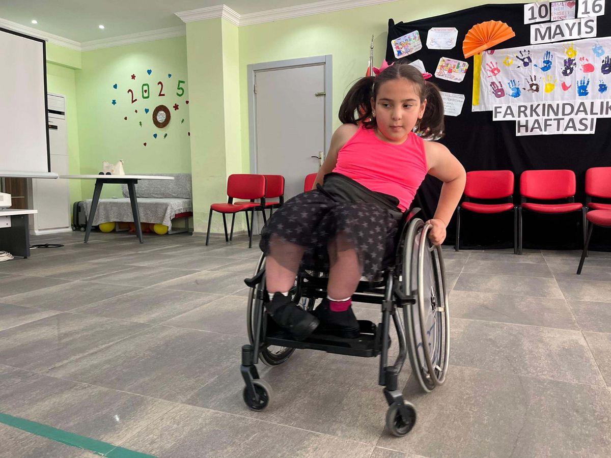 Spina Bifida Hastası Elif Huriye'nin Dans Hayali