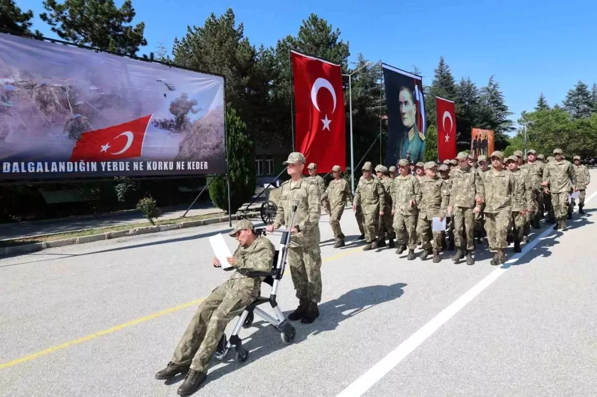 Engelli Bireyler İçin Temsili Askerlik Yemin Töreni Duygusal Anlara Sahne Oldu