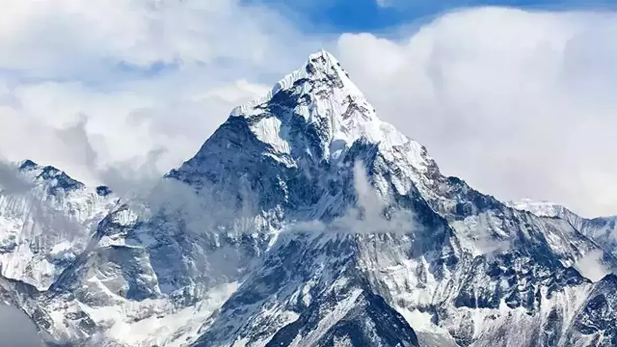 Everest Tırmanışı: Filipinli Dağcı Aşırı Yorgunluktan Hayatını Kaybetti