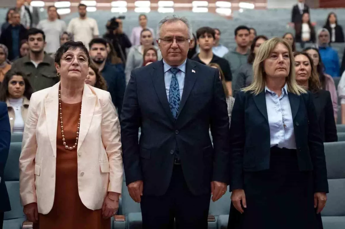 Hacettepe Üniversitesi'nden 'Anneyle Güçlü Aile' temalı panel