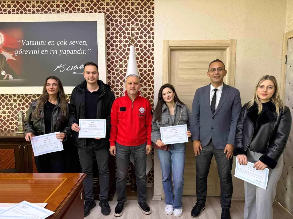 Düzce Üniversiteli Gençlerden Anlamlı Proje: Hastane Duvarlarını Boyadılar