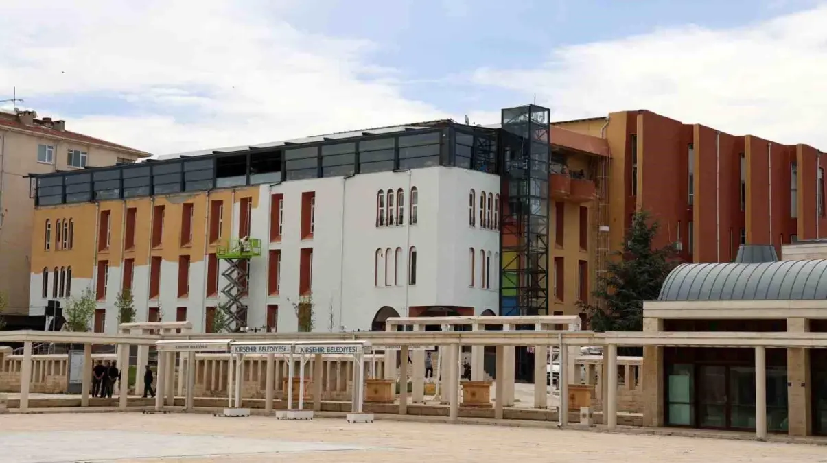 Kırşehir'in Tarihi Ahi Çarşısı'nın Dış Cephesi Yenileniyor