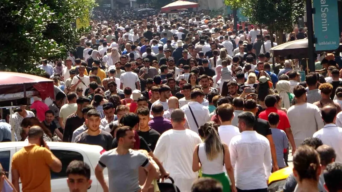 Türkiye'de İşsizlik Oranı 2025'te Düşüş Gösterdi