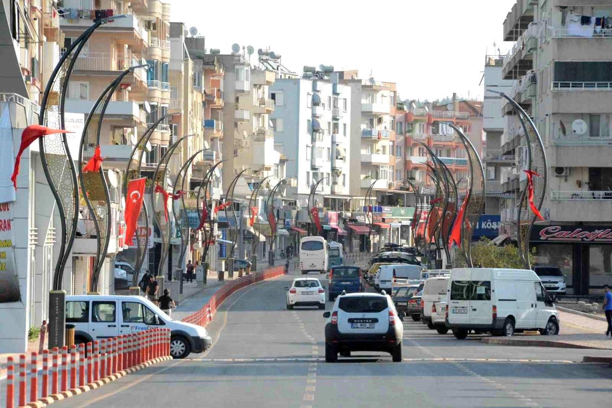 İzmir'de Trafiğe Kayıtlı Taşıt Sayısı Artış Gösterdi