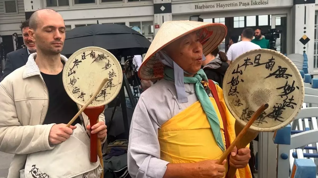 Japon Barış Elçisi İstanbul'da Dua Etti