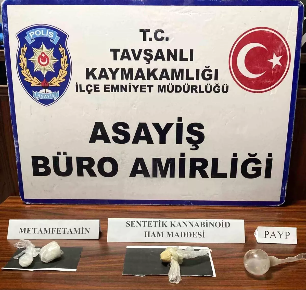 Kütahya'da Uyuşturucu Operasyonu: 3 Şüpheli Gözaltında