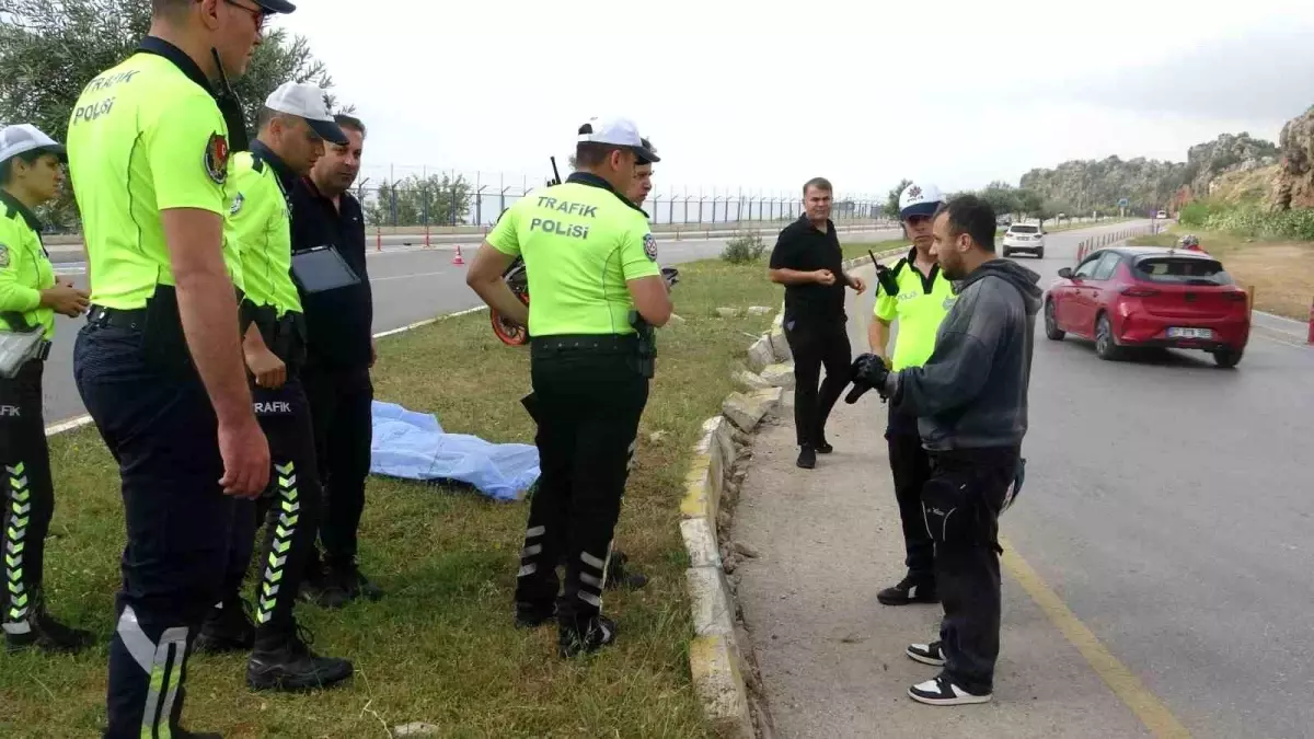 Antalya'da Motosiklet Kazası: Genç Sürücü Hayatını Kaybetti
