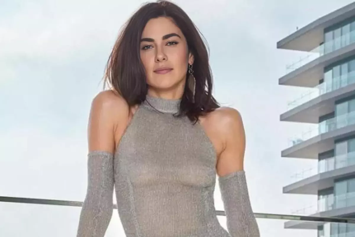 Nesrin Cavadzade yatakta kahve pozuyla özgüvenini konuşturdu