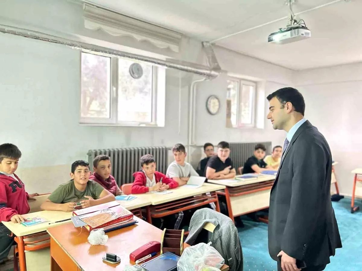 Kaymakam ve Müftü, Kur'an Kurslarını Ziyaret Etti