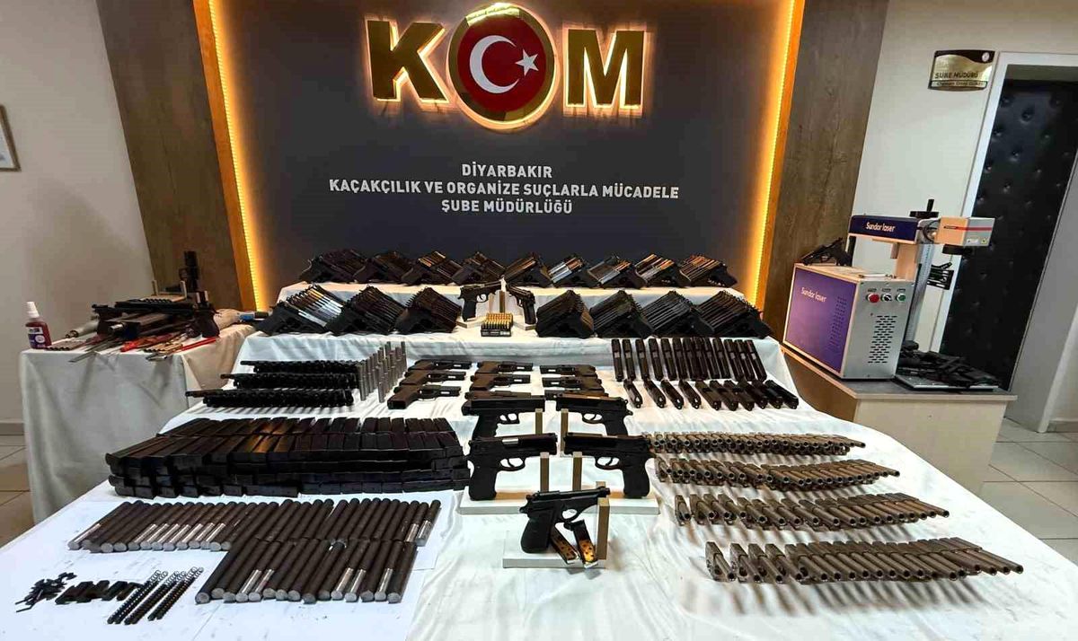 Diyarbakır'da Oyuncakçı Dükkanında Silah Atölyesi Ele Ge geçirildi