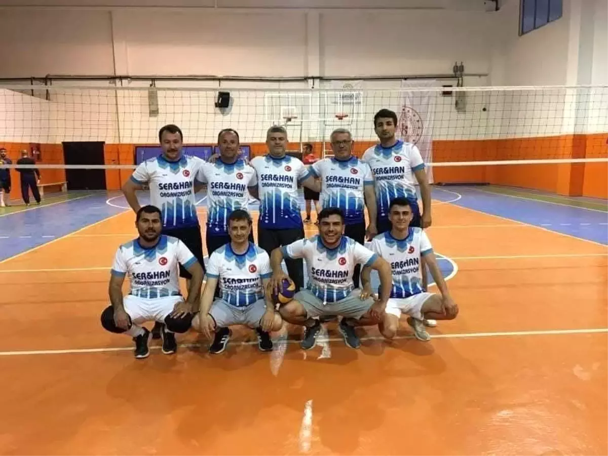 Sarıgöl'de Voleybol Turnuvası Başladı