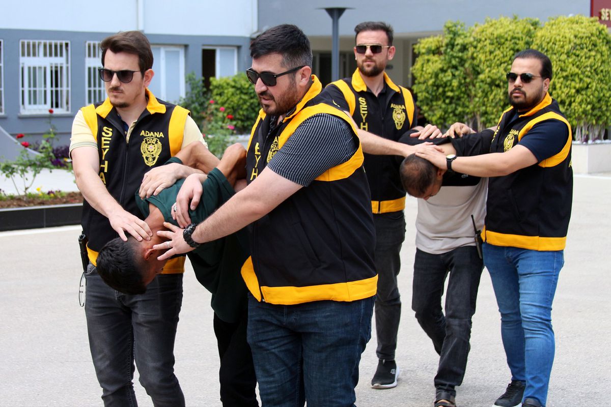 'Sevgili' yalanıyla tuzağa çektiler, dövüp neyi var neyi yok çaldılar