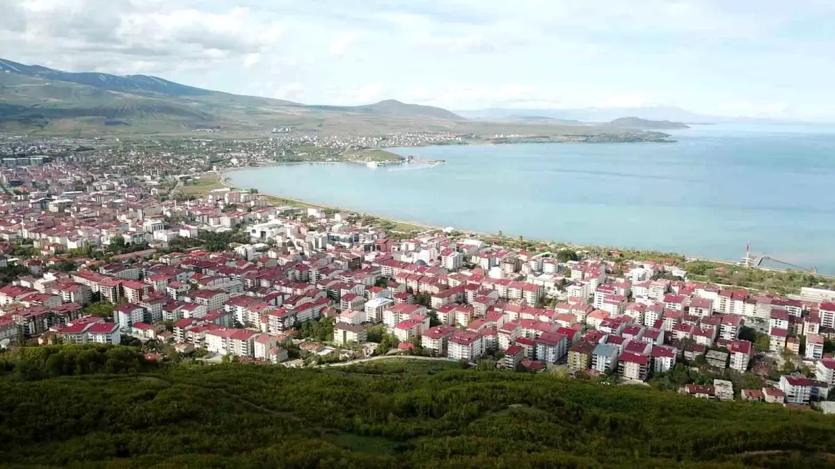 Tatvan'da çevre yolu ikmal ihalesi tamamlandı