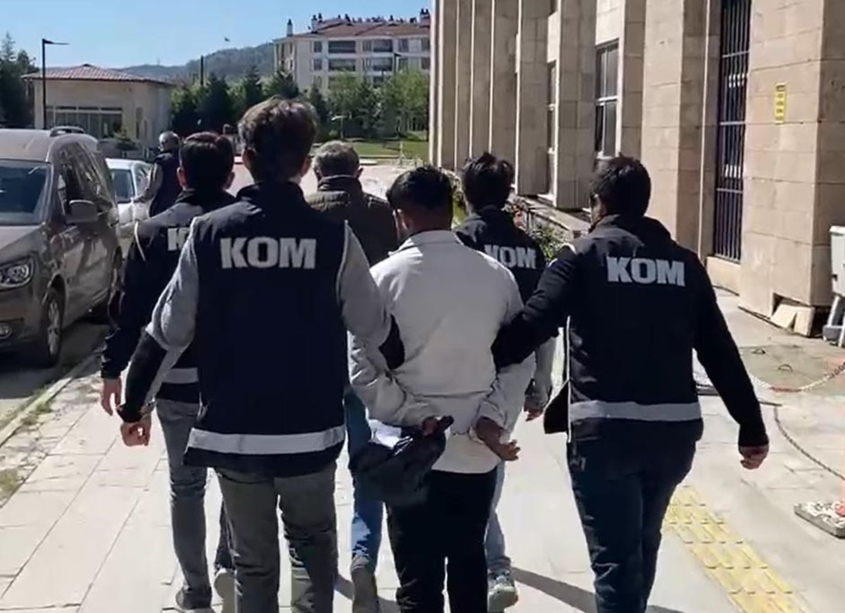 Kütahya'da Dolandırıcılara Pusu: İki Şüpheli Gözaltına Alındı