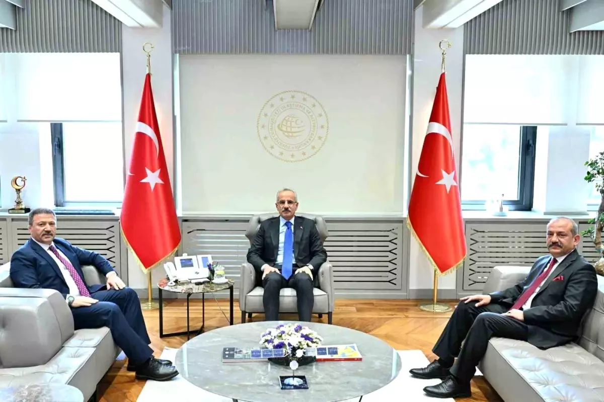 Ulaşım Esnafından Ulaştırma Bakanı Uraloğlu'na Teşekkür Ziyareti