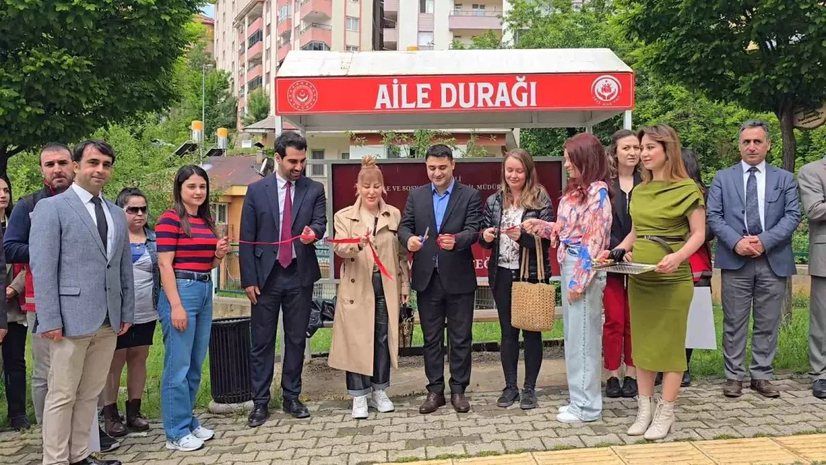 Tunceli'de Aile Haftası Etkinliği: Aile Günü Yürüyüşü Düzenlendi