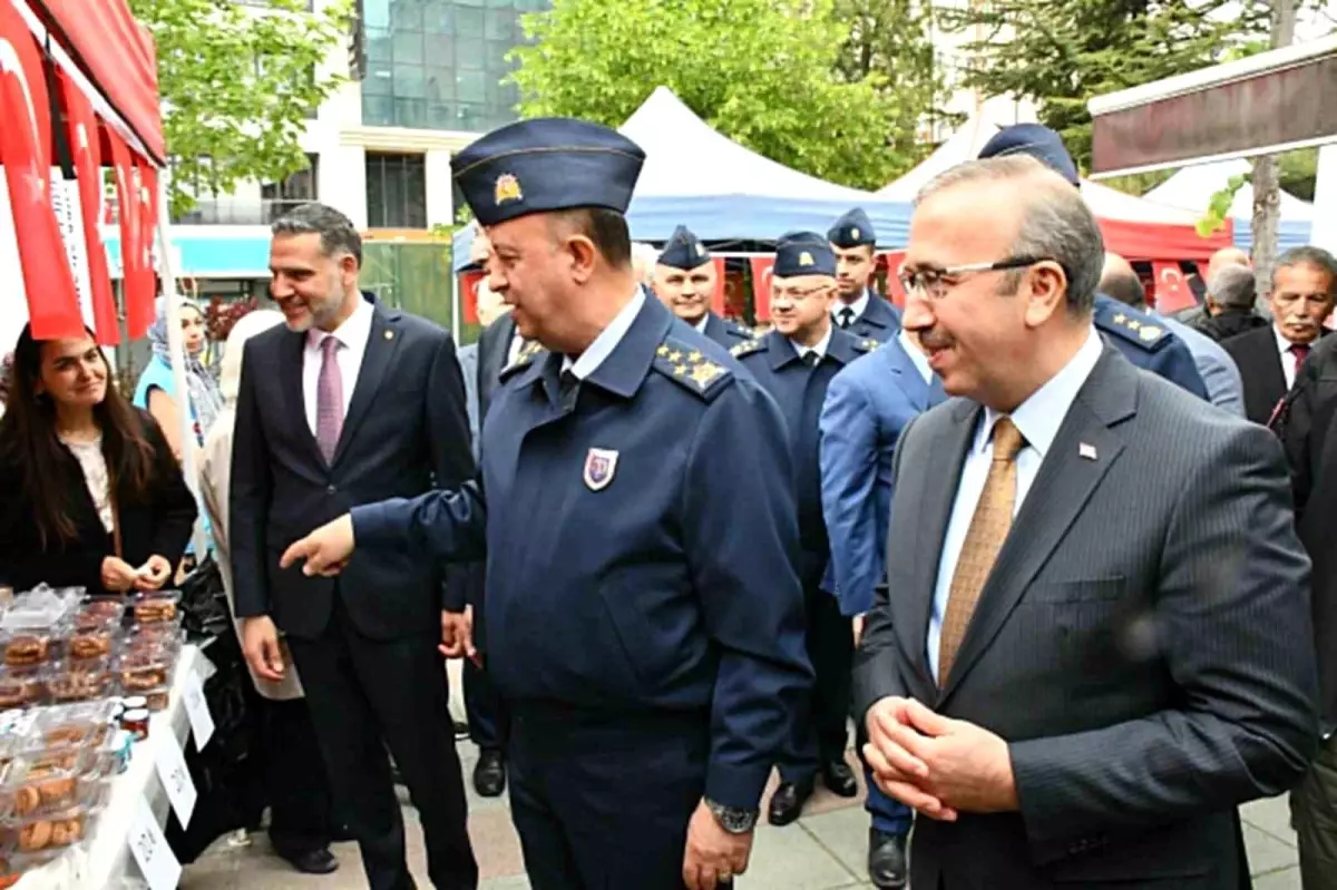 Eskişehir'de Hayır Çarşısı ile TSKGV Destekleniyor