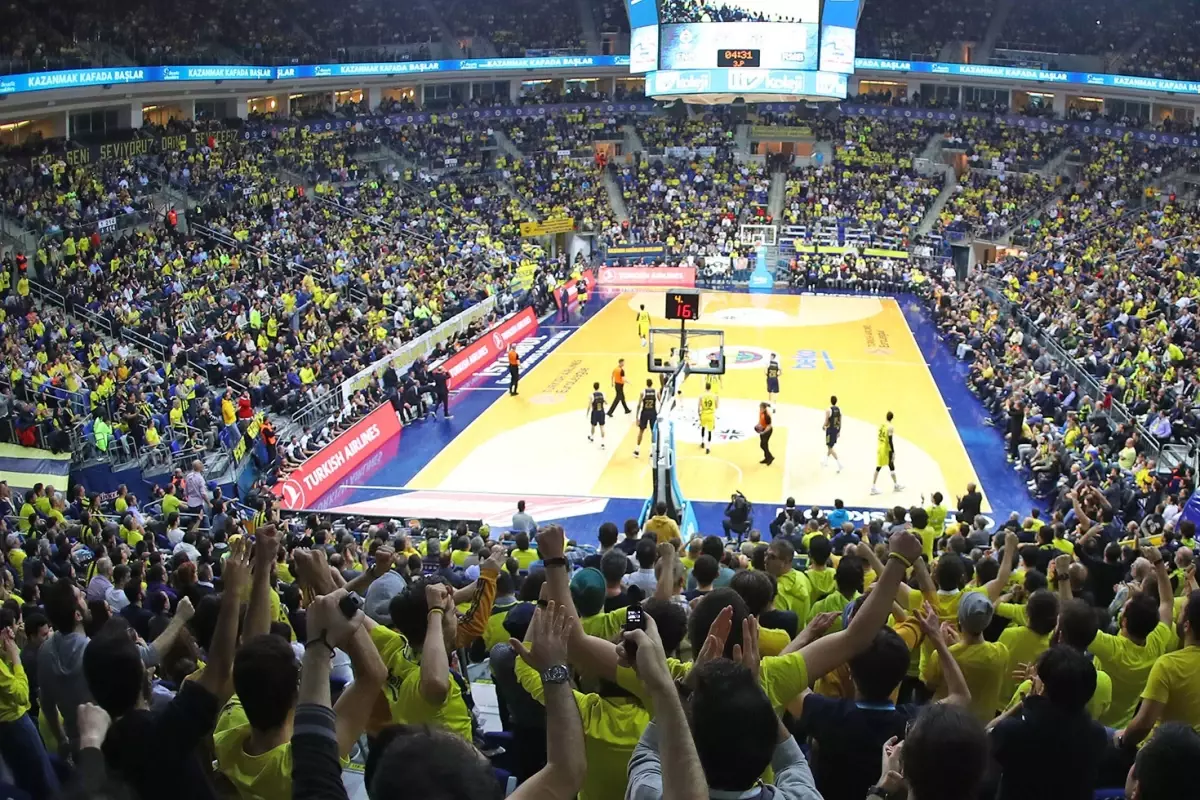 25 sayı öndeyken bile inanılmaz tepki! Fenerbahçe taraftarından Ali Koç'a tepki